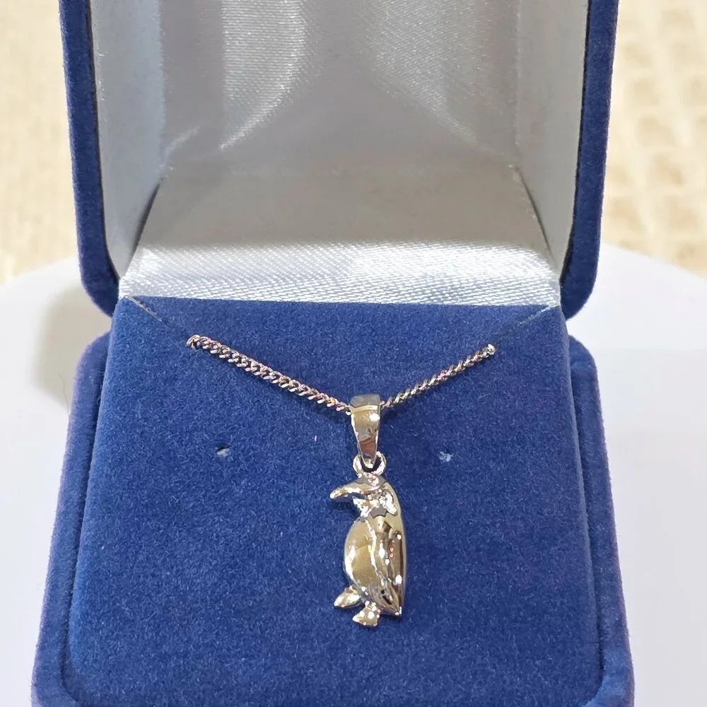 Vintage NIB Silver Penguin Pendant Silver Chain Necklace signed EDCO